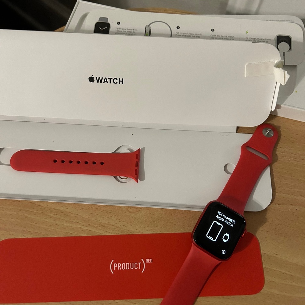 ❤️Product Red iWatch Series 6 40mm - Original Box and Charger